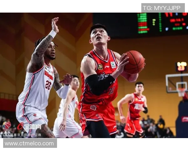 广州龙狮迎战江苏队全力争胜展现篮球魅力与团队精神